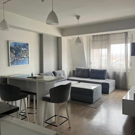 Cozy Apartment In The City Center Skopje Exterior foto